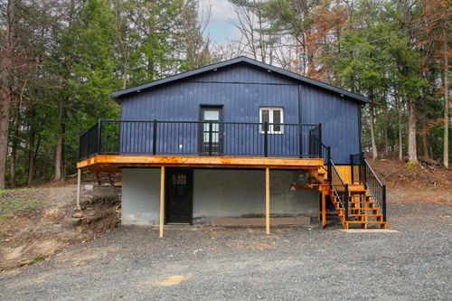 35 Rue De La Digue, Sherbrooke (Brompton/Rock Forest/Saint-Élie/Deauvi, QC, G1N4C6 | Card Image