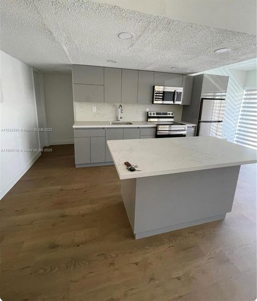 apt-216b-9331 Sw 4th St, Miami, FL, 33174-2247 | Card Image