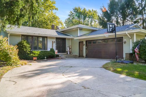 8435 Van Buren Ct, Munster, IN, 46321-2313 | Card Image