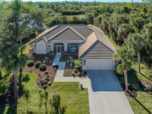 498 Lake Of The Woods Drive, VENICE, FL, 34293 | Card Image