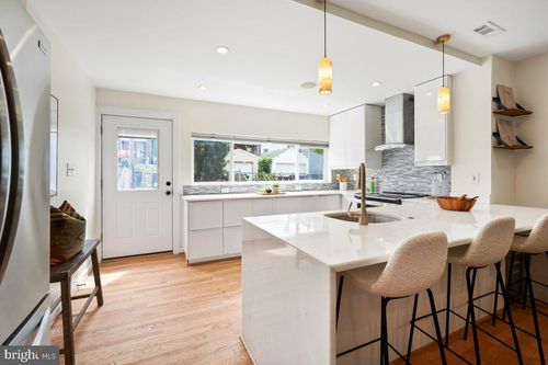 817 20th St Ne, WASHINGTON, DC, 20002-4101 | Card Image