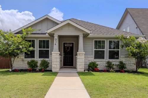 934 Main Street, Hutto, TX, 78634 | Card Image