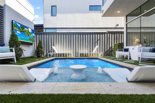 5411 Melrose Ave, Dallas, TX, 75206-7147 | Card Image