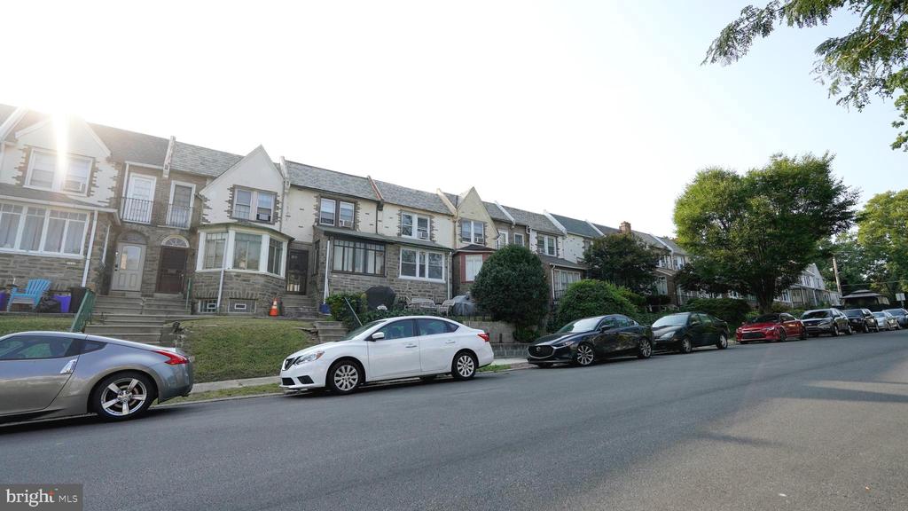 7th St, Philadelphia, PA 19120