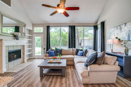 5501 Broken Bend Dr, McKinney, TX, 75072-9323 | Card Image