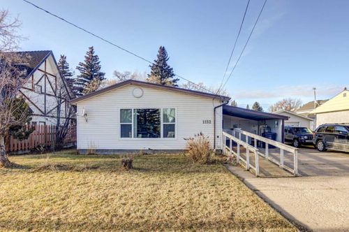 1152 Morden Ave, Pincher Creek, AB, T0K1W0 | Card Image
