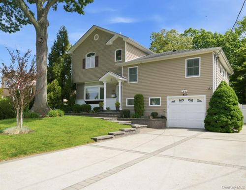 103 East Drive, Oyster Bay, NY, 11758 | Card Image