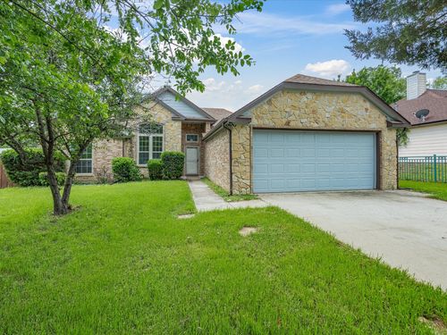 621 Lamp Post Ln, Oak Point, TX, 75068-2122 | Card Image