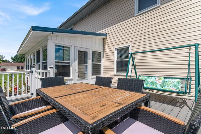 Back patio | Image 37