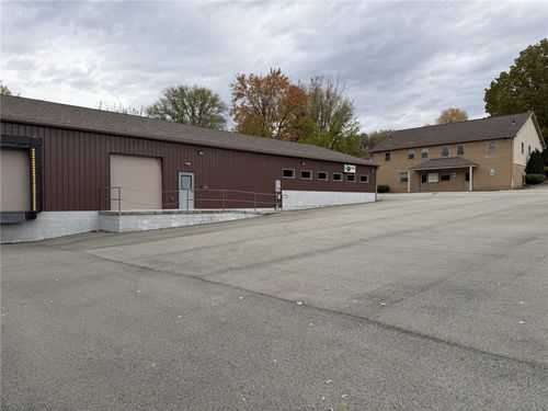 424 E Gibson Ave, Connellsville, PA, 15425-2717 | Card Image