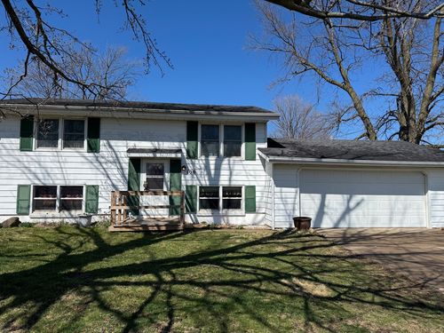 100 W Garfield St, Deer Creek, IL, 61733-9523 | Card Image