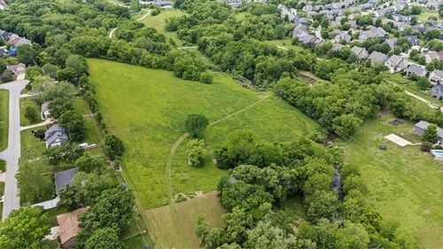 6246 Woodland Dr, Shawnee, KS, 66218-9053 | Card Image