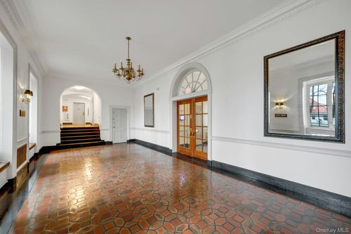 3h-3 Park Lane, Mount Vernon, NY, 10552 | Card Image