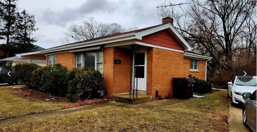 8443 Gross Point Rd, Skokie, IL, 60077-2049 | Card Image