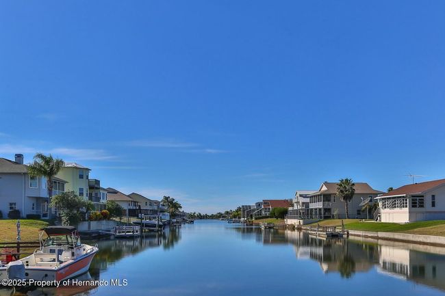 Wide Canals | Image 19