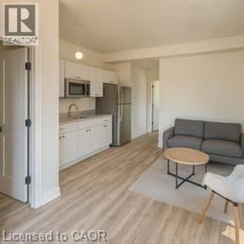 3-27 Queenston Street, St. Catharines, ON, L2R2Y8 | Card Image