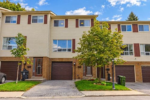 29 Jenny Wrenway N/A, North York, ON, M2H2Y8 | Card Image