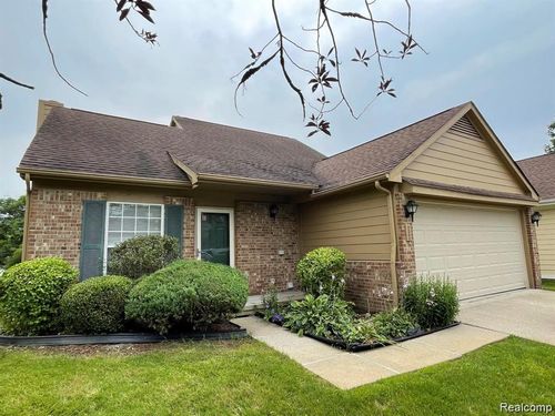 41390 Clinton Dr, Novi, MI, 48377-1551 | Card Image