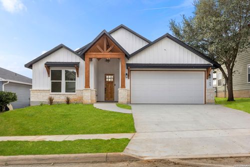 165 Whitewing Way, Floresville, TX, 78114-9904 | Card Image