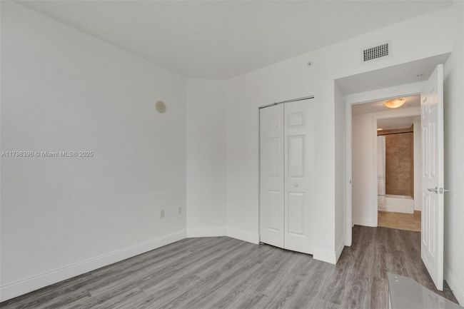 UNIT-2105W - 1745 E Hallandale Beach Blvd, Condo with 2 bedrooms, 2 bathrooms and null parking in Hallandale Beach FL | Image 24
