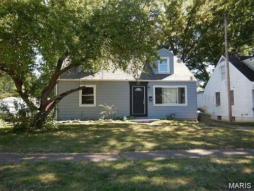17 Godfrey Ln, Saint Louis, MO, 63135-2041 | Card Image