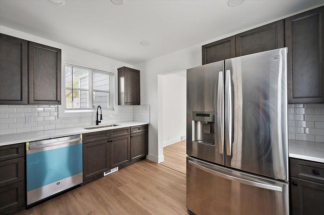 20040 E 8 Mile Rd, House other with 2 bedrooms, 1 bathrooms and null parking in Harper Woods MI | Image 5