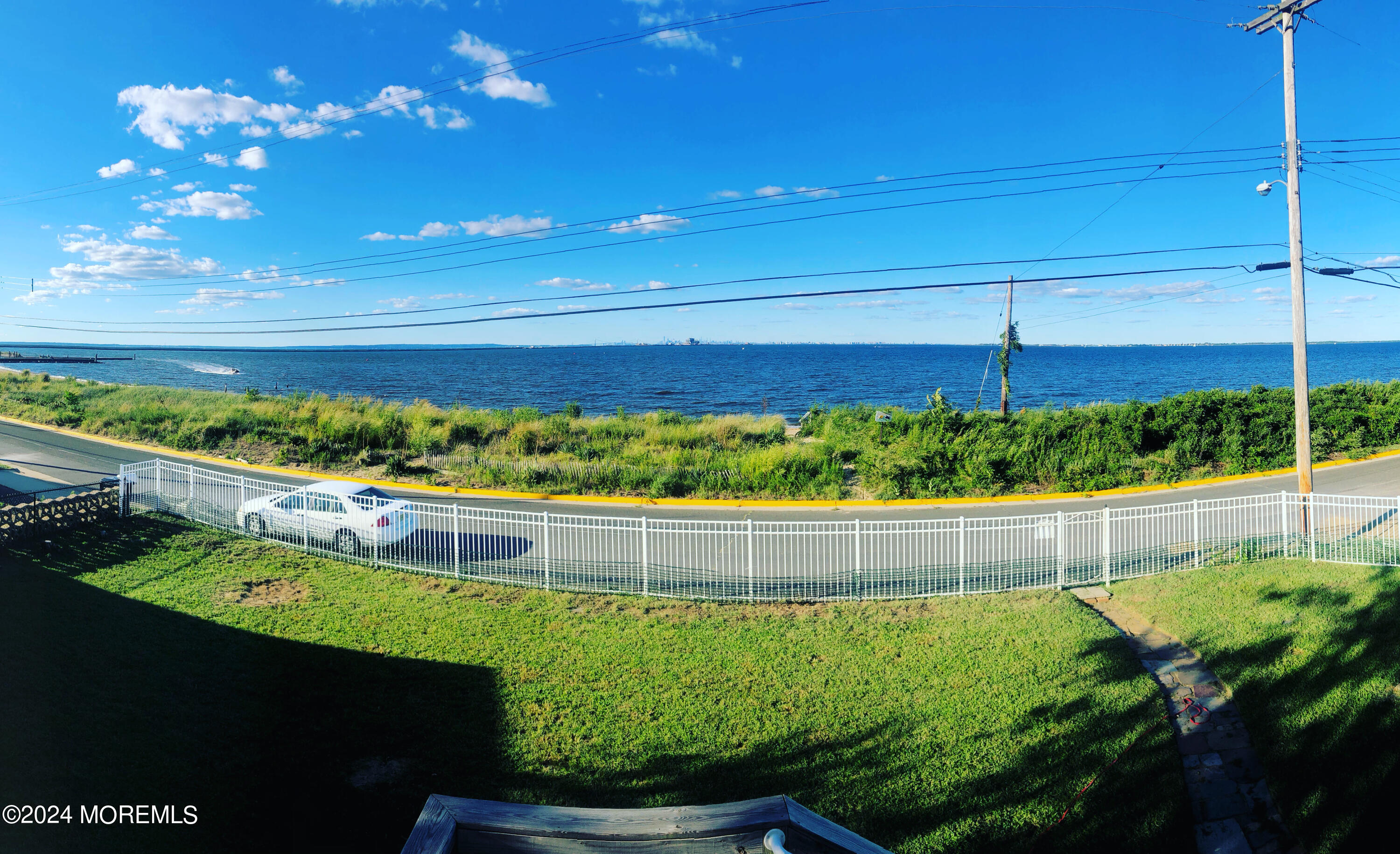 Beach Ave, Leonardo, NJ 07737