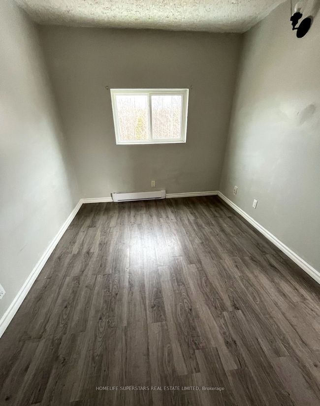 3 - 5051 Baseline Rd, Home with 2 bedrooms, 1 bathrooms and 1 parking in Sutton West ON | Image 6
