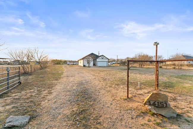 UNIT-2 - 16851 Griffin Rd, House other with 5 bedrooms, 2 bathrooms and null parking in Atascosa TX | Image 7