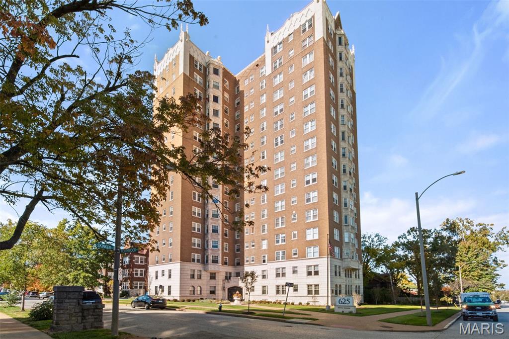 103 - 625 S Skinker Blvd, For Sale in Saint Louis - eXp Realty