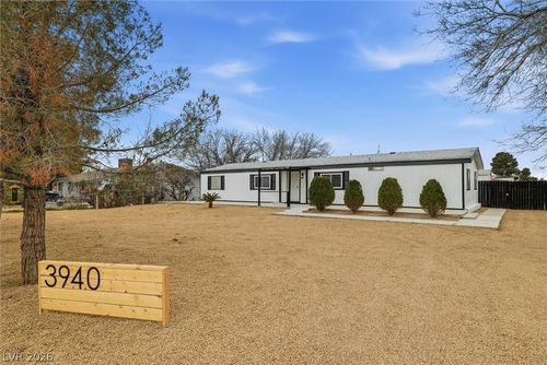 3940 Point Dr, Pahrump, NV, 89060-2611 | Card Image