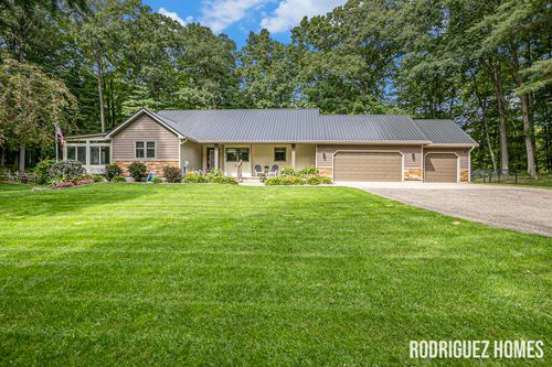 4735 Forest Vale Rd, Pierson, MI, 49339-9782 | Card Image