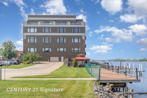 1111 N Water St, Bay City, MI, 48708-5600 | Card Image