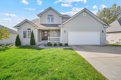 8303 Old Hbr, Grand Blanc, MI, 48439-8060 | Card Image