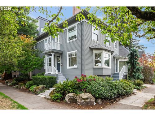 138 Ne 18th Ave, Portland, OR, 97232 | Card Image
