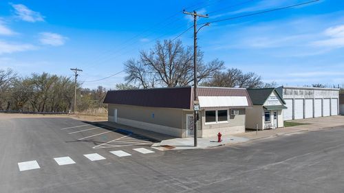 400 Front St, Russell, MN, 56169-4034 | Card Image