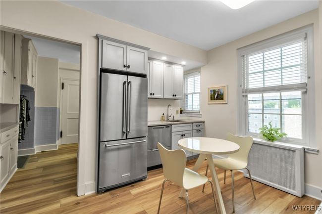 APT-6B - 33 Gates Cir, Condo with 2 bedrooms, 2 bathrooms and null parking in Buffalo NY | Image 8