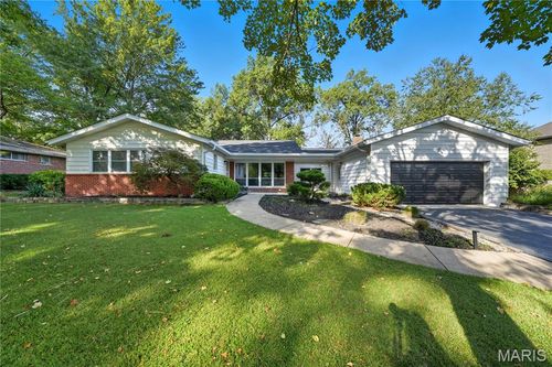 31 Bon Hills Dr, Saint Louis, MO, 63132-3601 | Card Image