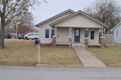 801 N Main St, Sallisaw, OK, 74955-2627 | Card Image