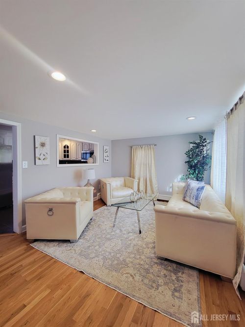 27 Marryott St, Monroe, NJ, 08831-2807 | Card Image