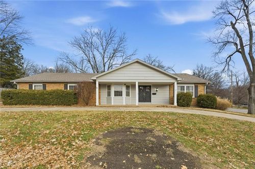 5500 W 88th Ter, Overland Park, KS, 66207-2154 | Card Image