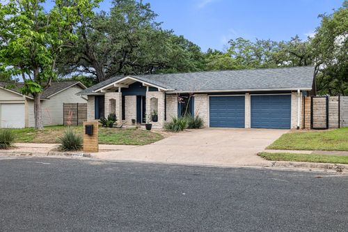 6903 Whispering Oaks Dr, Austin, TX, 78745-5316 | Card Image
