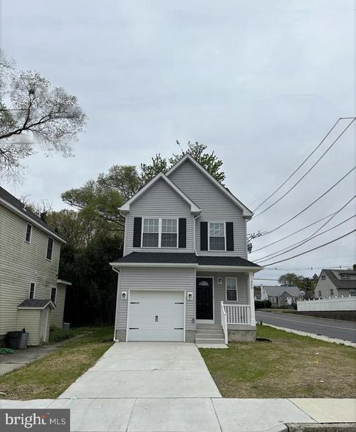 300 Saunders Ave, BELLMAWR, NJ, 08031-2216 | Card Image