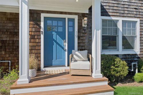 19-68 Foster Ave, Hampton Bays, NY, 11946-3244 | Card Image