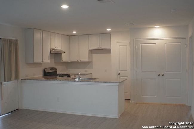 7119 Satellite Way, House other with 3 bedrooms, 2 bathrooms and null parking in San Antonio TX | Image 5