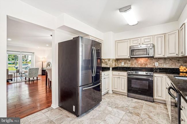 5521 Lakewhite Ct, Townhouse with 3 bedrooms, 4 bathrooms and null parking in FAIRFAX VA | Image 9