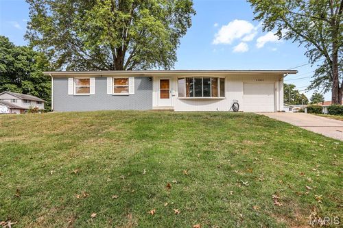 1301 Springfield Dr, Belleville, IL, 62221-5737 | Card Image