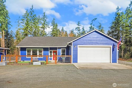 3237 Hilberg Ln, Clinton, WA, 98236-9734 | Card Image
