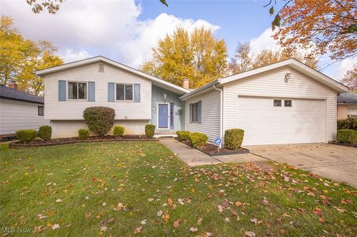 148 Meadow Cir, Berea, OH, 44017-2610 | Card Image
