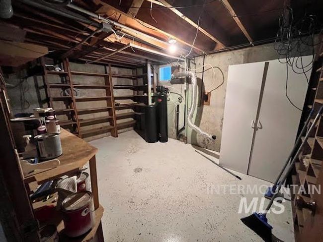 1818 E Terry St, House other with 6 bedrooms, 2 bathrooms and 4 parking in Pocatello ID | Image 35